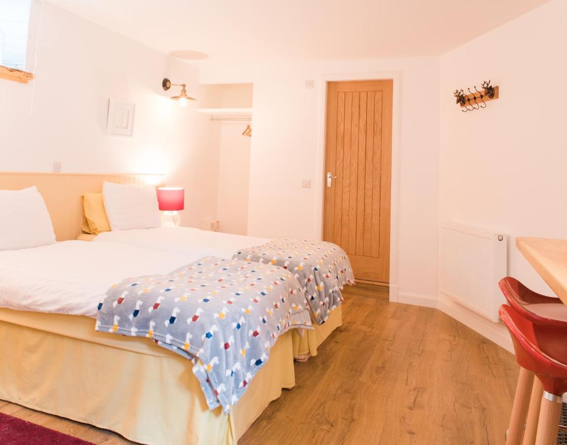 דאנקלד The Merryburn - Rooms And Courtyard Studios מראה חיצוני תמונה
